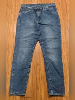 Mott & Bow Straight Jeans in Medium Blue